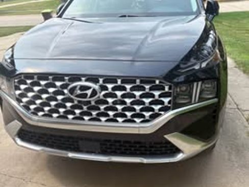 Used 2021 Hyundai Santa Fe Limited AWD/4WD image 2
