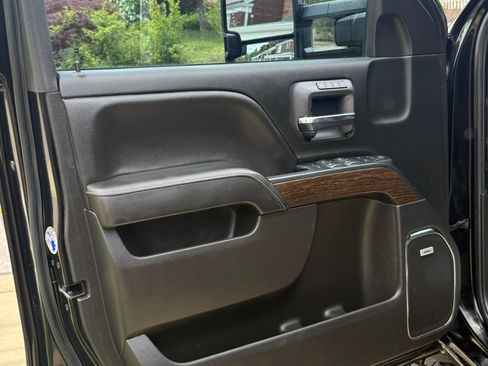 Used 2019 GMC Sierra 2500 Denali w/ Duramax Plus Package image 8