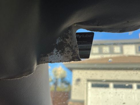 Used 2011 Volvo S40 T5 R-Design image 9