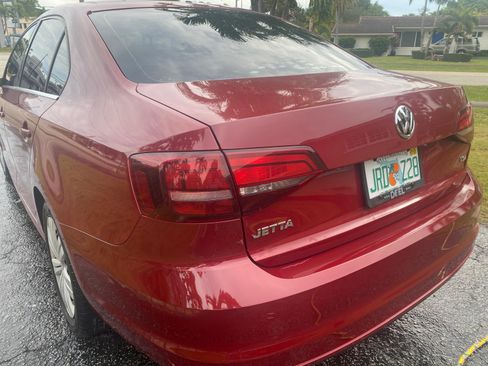 Used 2017 Volkswagen Jetta S image 24