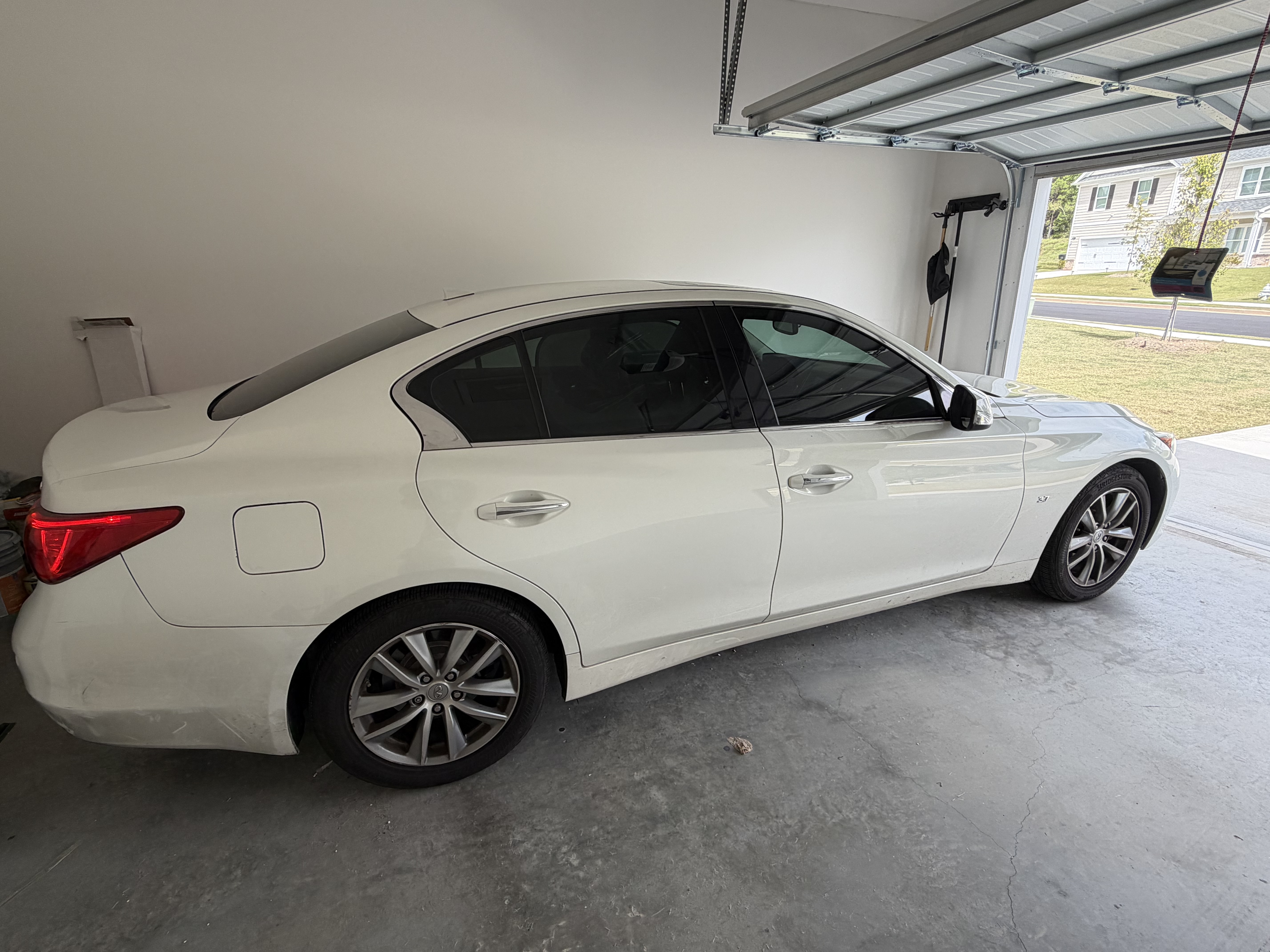 Used 2014 INFINITI Q50 Premium w/ Navigation Package AWD/4WD image 5