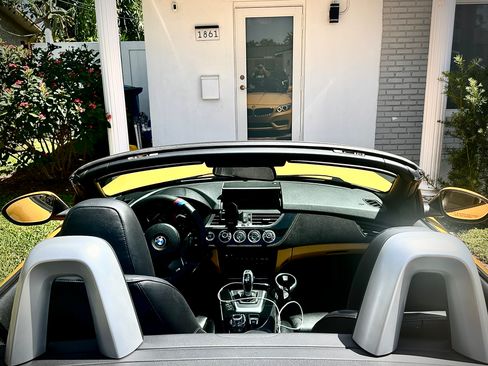 Used 2012 BMW Z4 sDrive28i image 10