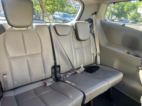 Used 2016 Kia Sedona SX FWD image 4