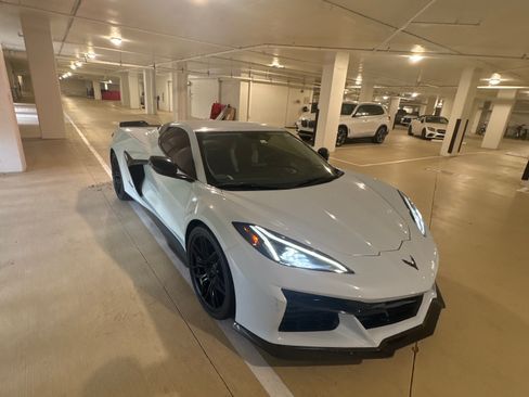Used 2024 Chevrolet Corvette Z06 w/ Stealth Interior Trim Package RWD image 10