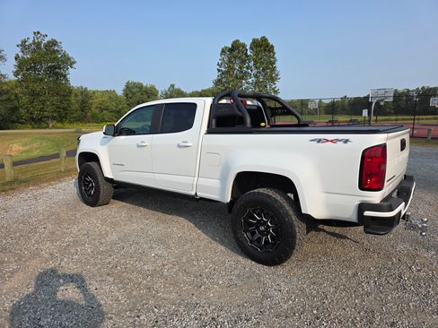 Used 2022 Chevrolet Colorado LT w/ Luxury Package image 5