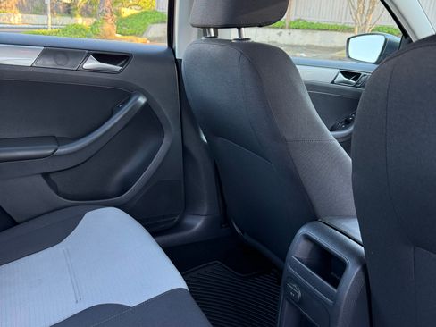 Used 2017 Volkswagen Jetta S image 19
