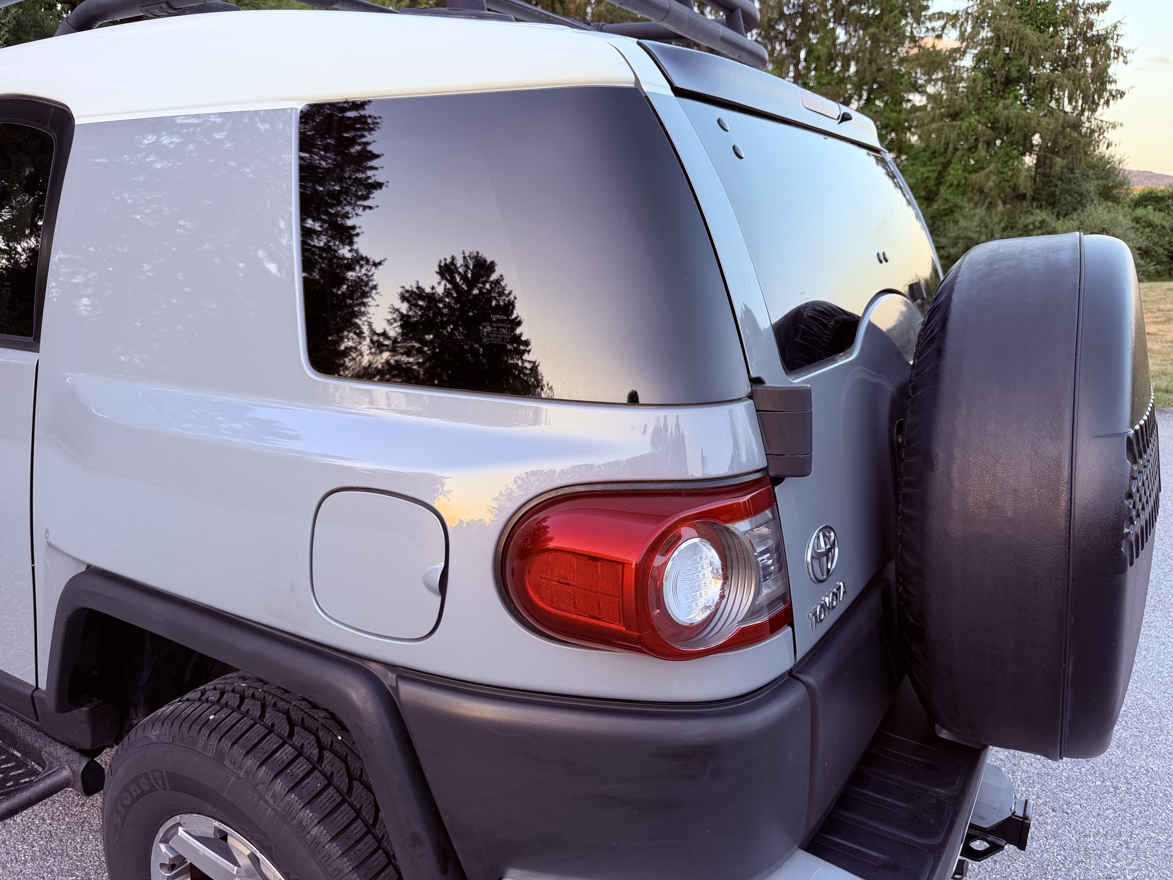 Used 2014 Toyota FJ Cruiser 4WD w/ Upgrade Package image 5