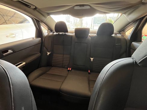 Used 2010 Volvo S40 2.4i FWD image 6