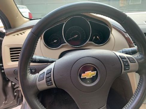 Used 2011 Chevrolet Malibu LTZ w/ HFV6 Engine Package image 9