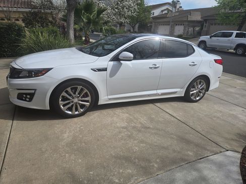 Used 2015 Kia Optima SX image 2