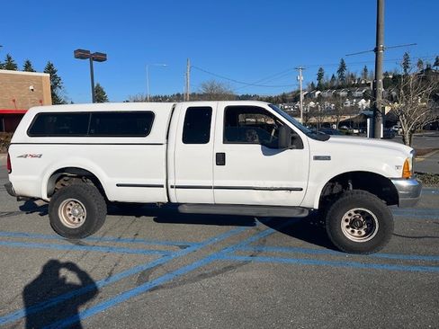 Used 1999 Ford F350 4x4 SuperCab Super Duty image 2