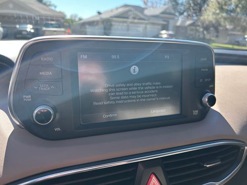 Used 2019 Hyundai Santa Fe Limited image 16