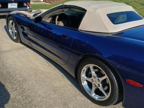 Used 2004 Chevrolet Corvette Convertible w/ Preferred Equipment Group image 4