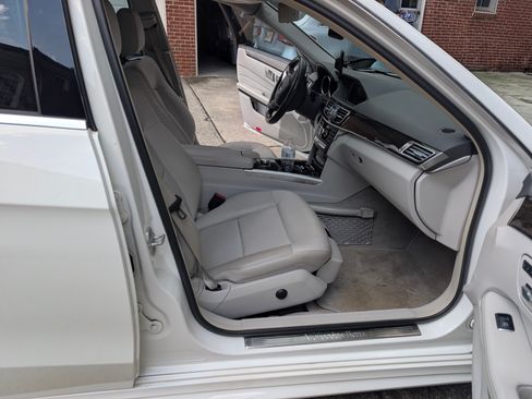 Used 2014 Mercedes-Benz E 350 4MATIC Sedan image 10