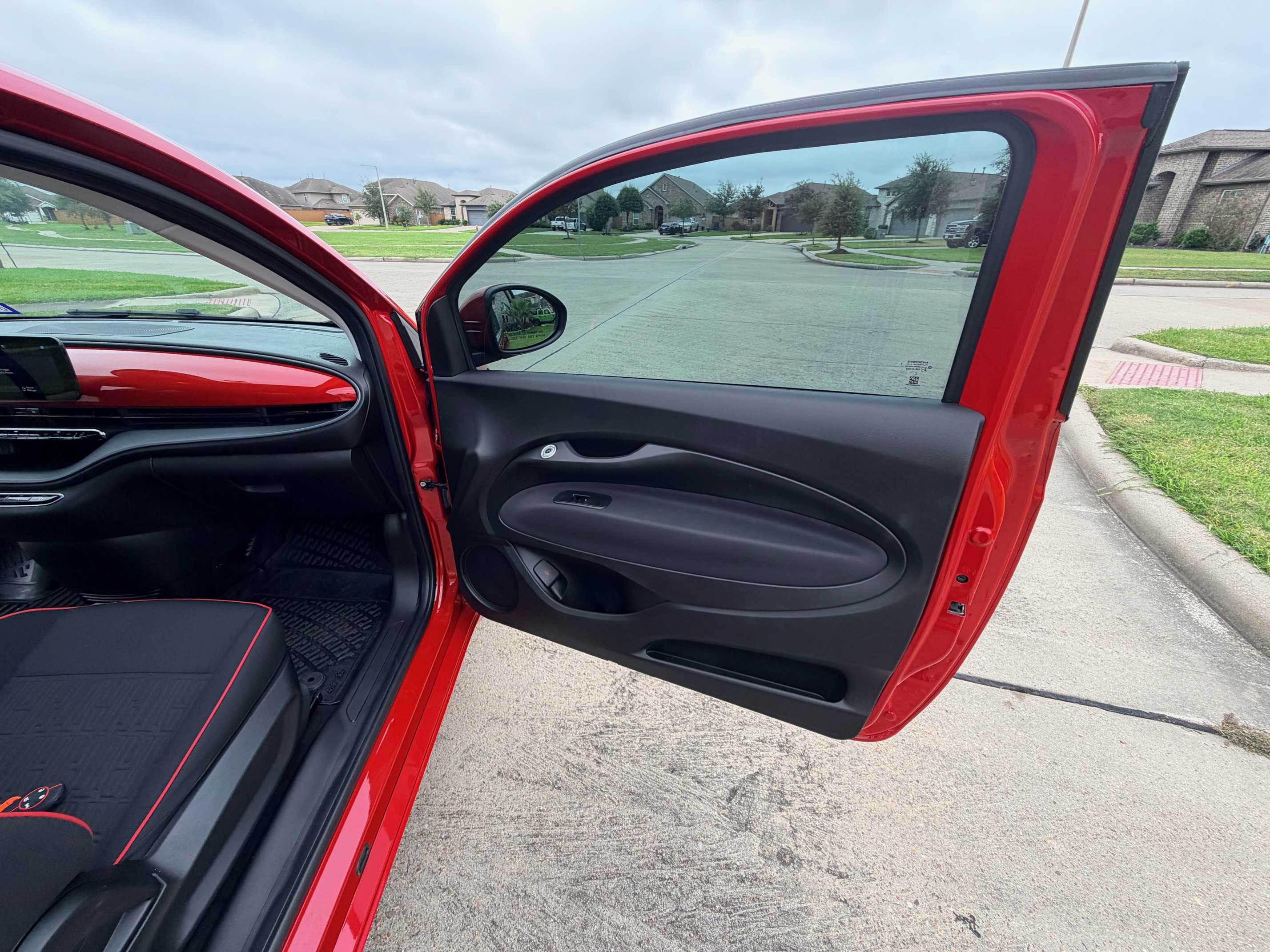 Used 2024 FIAT 500 e (RED) FWD image 20