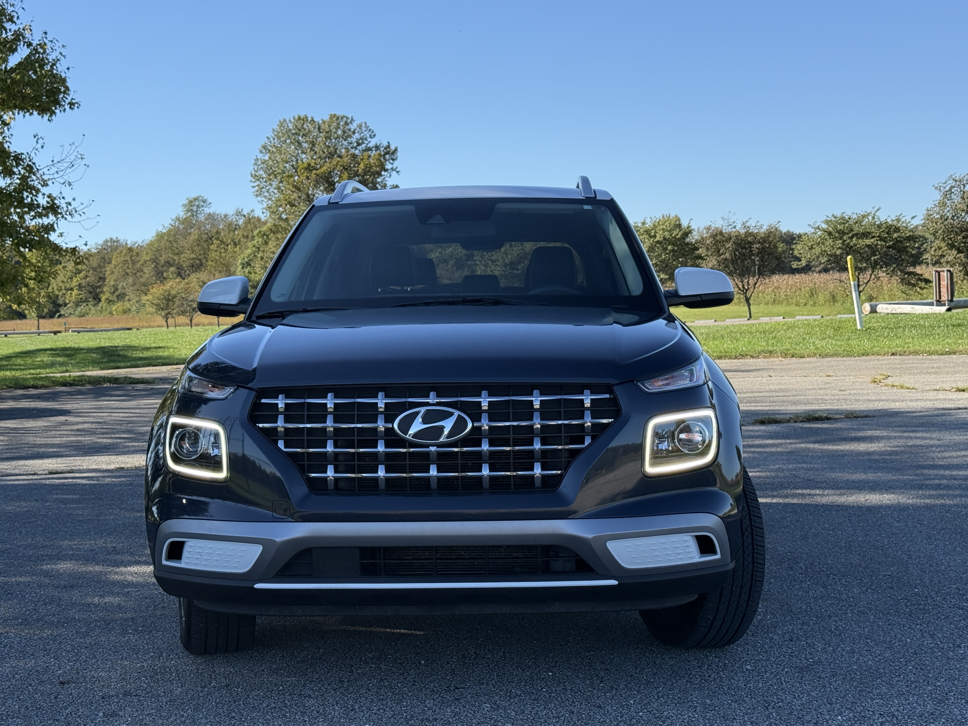 Used 2022 Hyundai Venue Limited FWD image 5