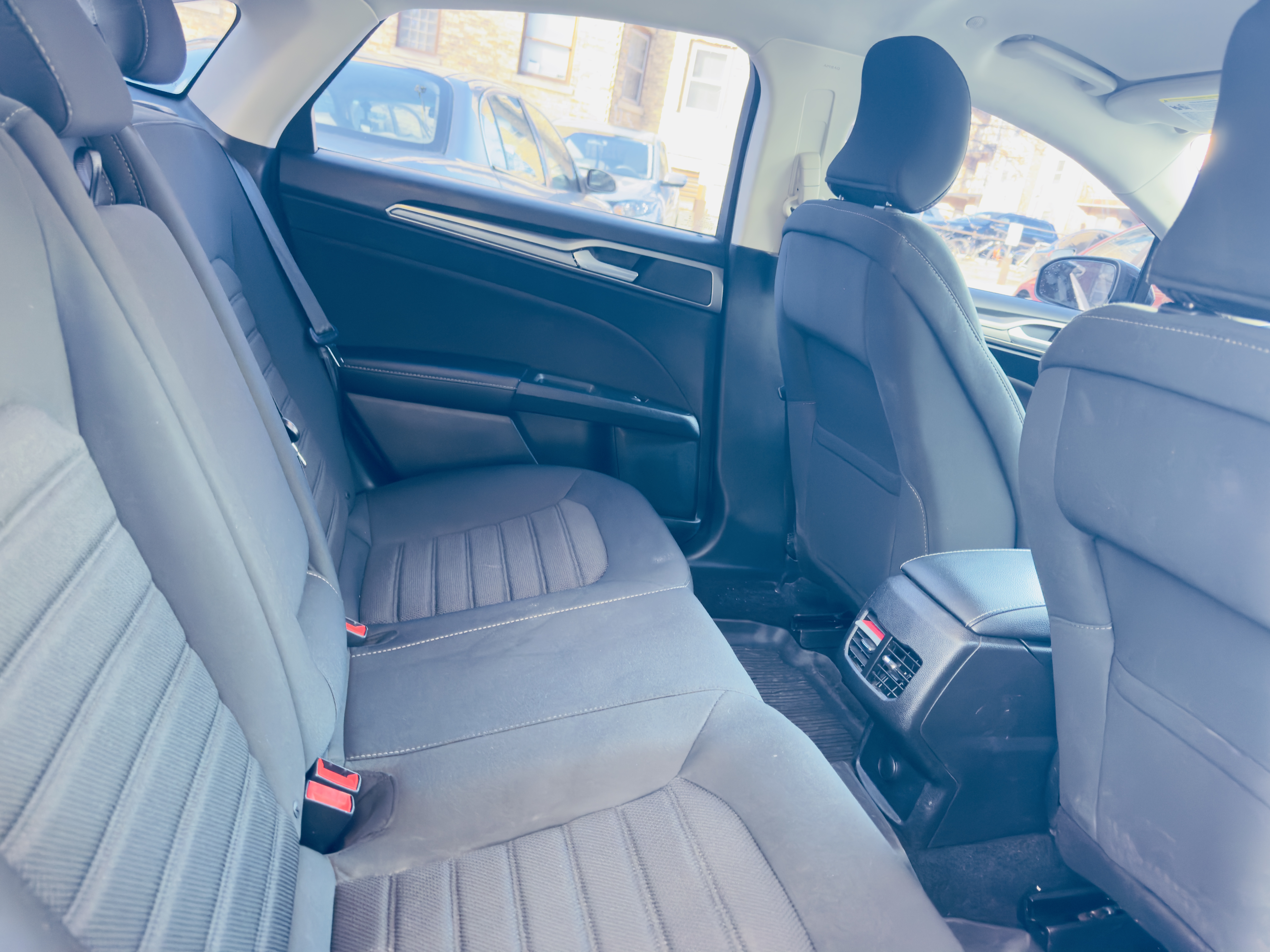 Used 2019 Ford Fusion SE FWD image 8