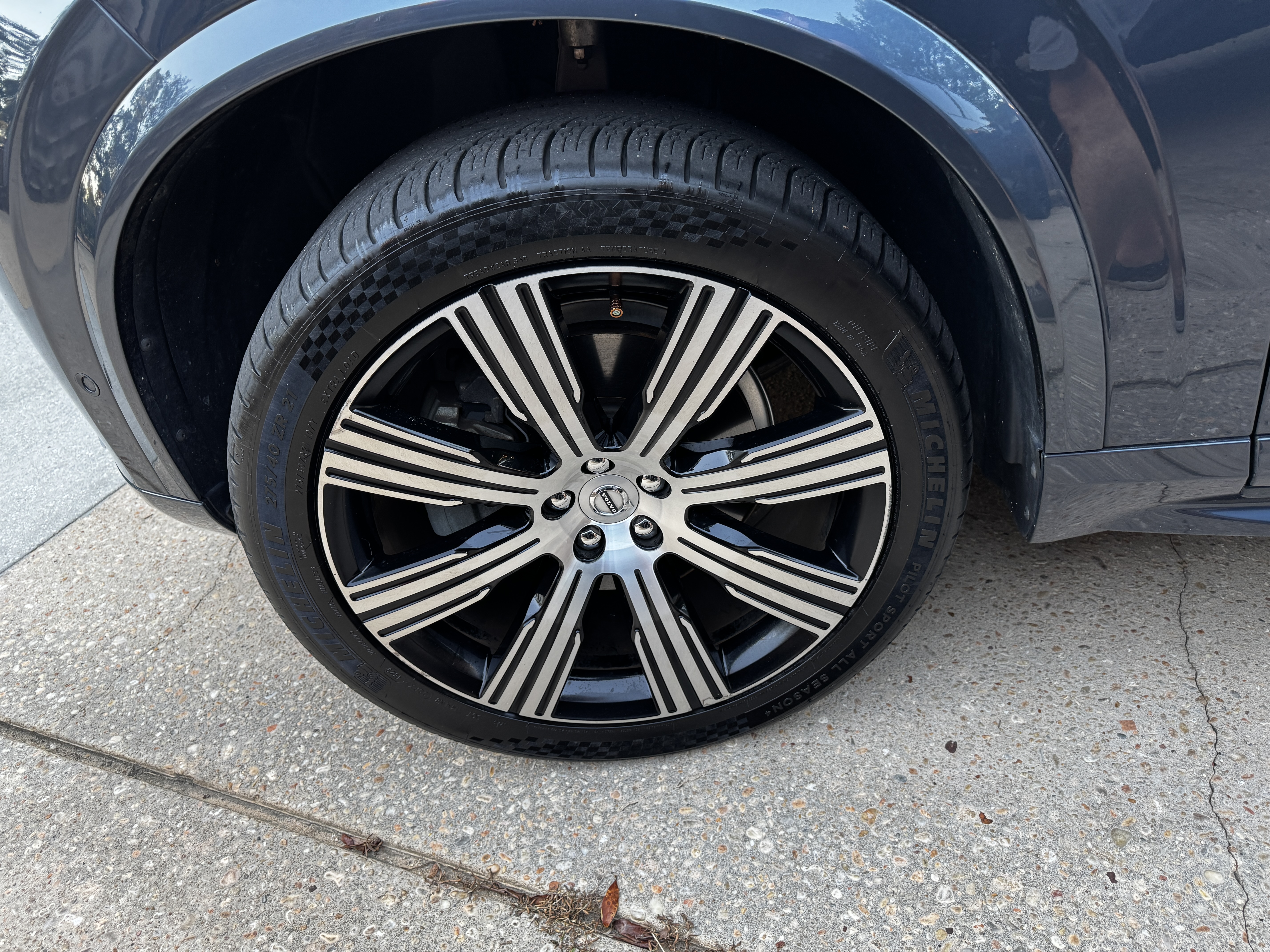 Used 2023 Volvo XC90 B6 Ultimate w/ Lounge Package AWD/4WD image 16