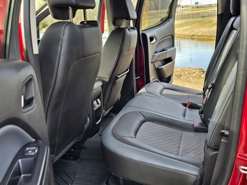 Used 2017 Chevrolet Colorado Z71 image 32