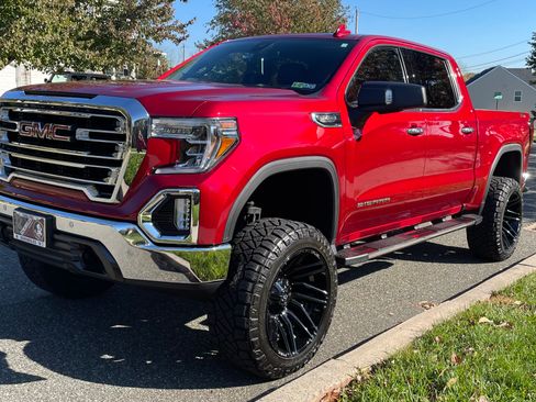 Used 2021 GMC Sierra 1500 SLT image 2