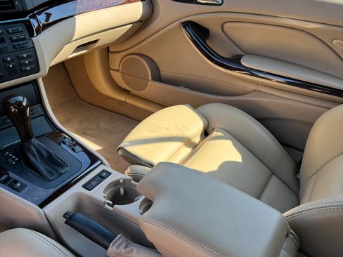 Used 2005 BMW 325Ci Convertible image 8