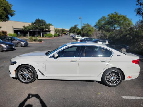 Used 2018 BMW 530e image 2