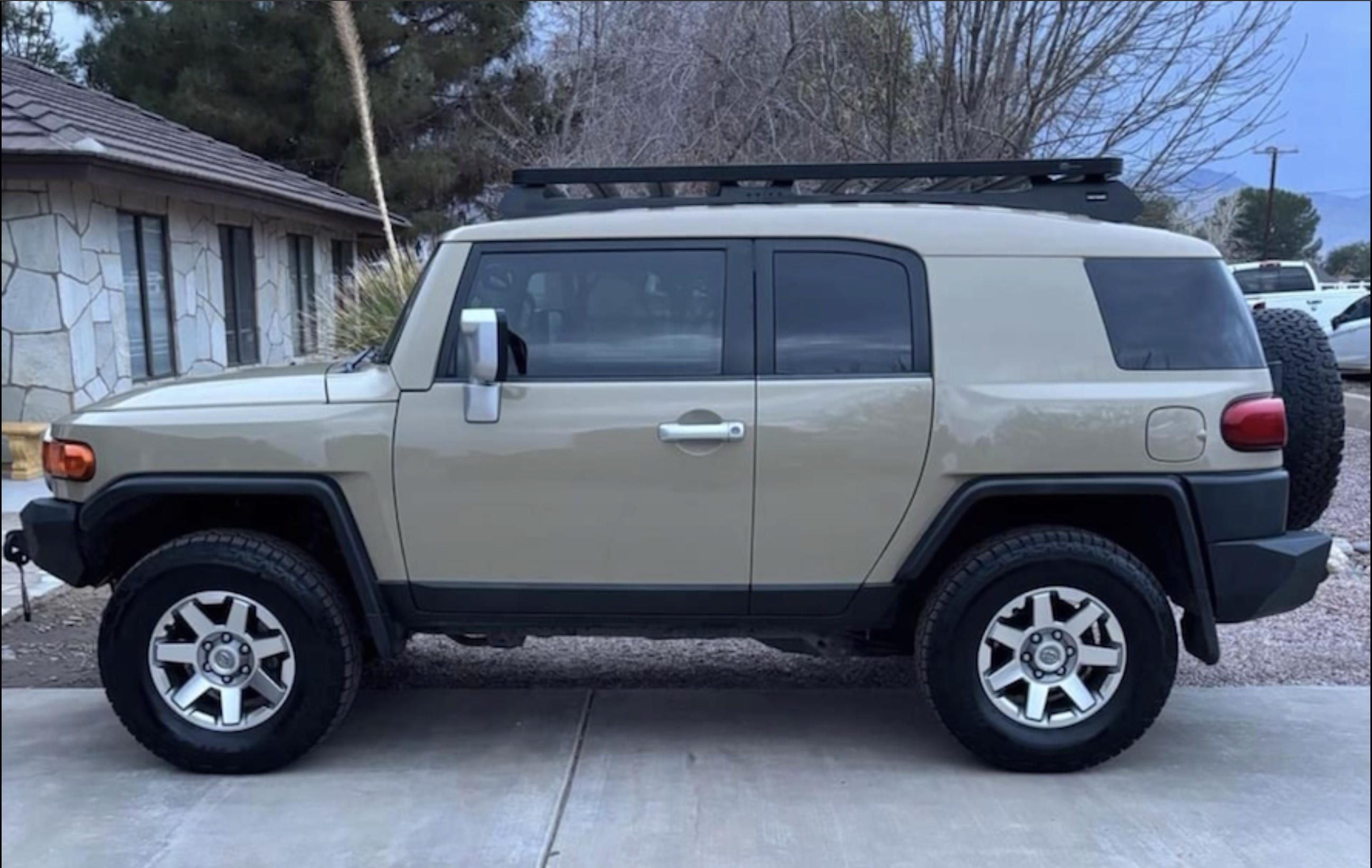 Used 2014 Toyota FJ Cruiser 4WD w/ Upgrade Package image 9