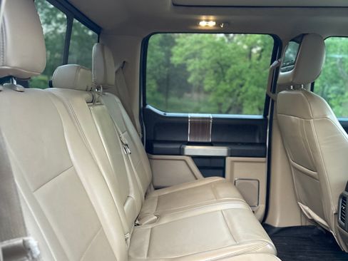 Used 2015 Ford F150 Lariat image 11