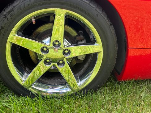 Used 1997 Chevrolet Corvette Coupe w/ Memory Pkg image 5