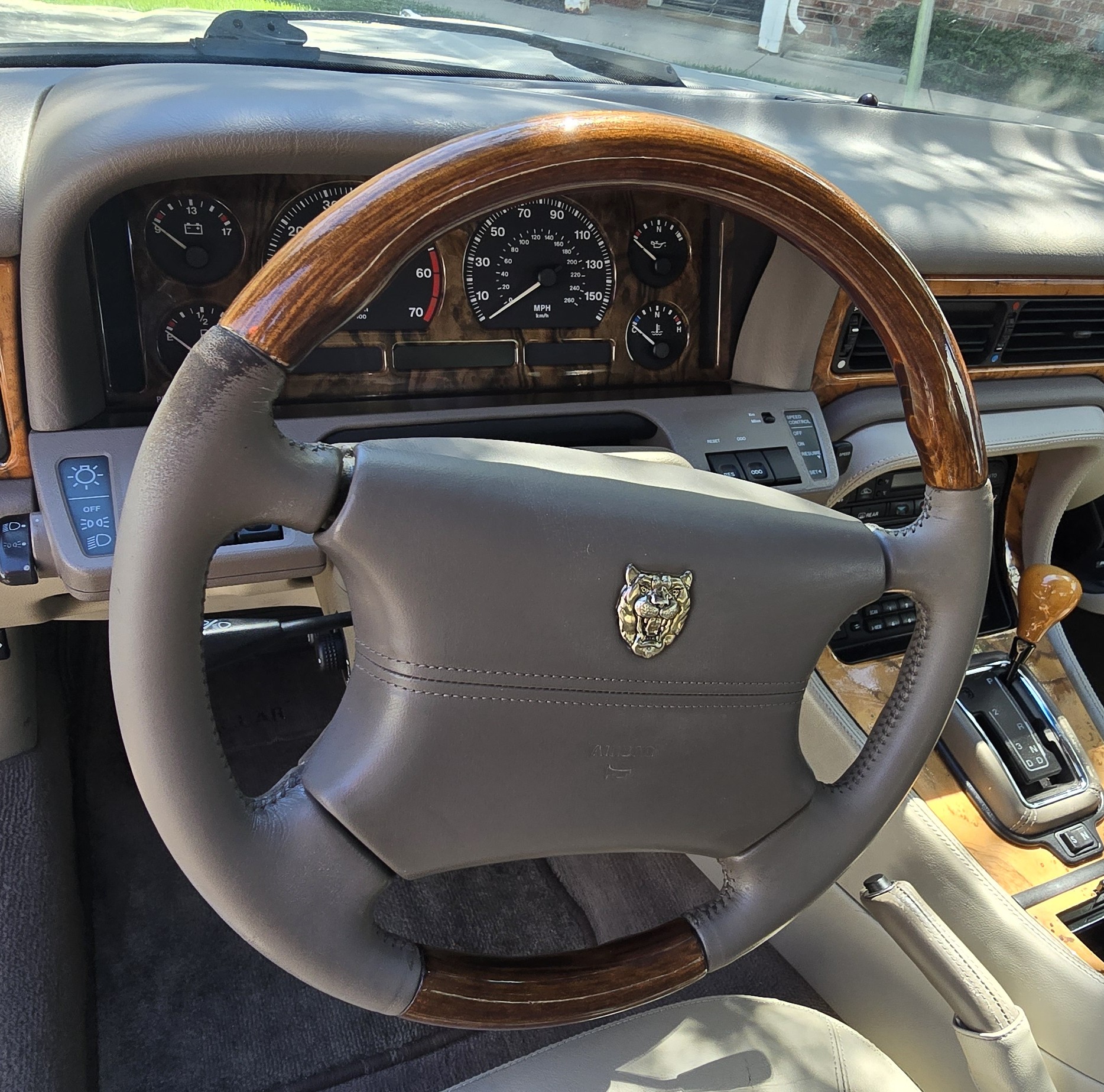 Used 1996 Jaguar XJ6 RWD image 12