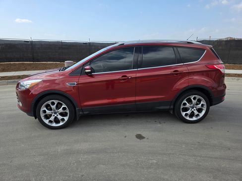 Used 2014 Ford Escape Titanium w/ Equipment Group 401A AWD/4WD image 4