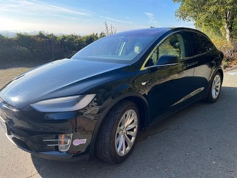 Used 2018 Tesla Model X P100D image 9