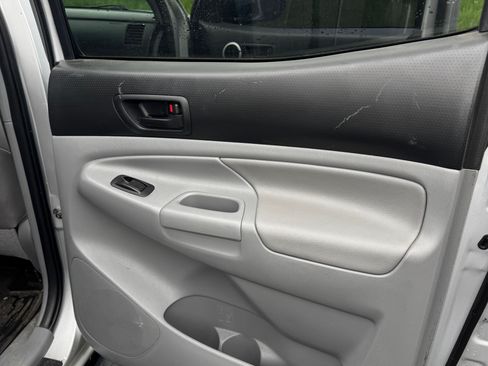 Used 2013 Toyota Tacoma Pickup 4D 5 ft w/ TRD Off-Road Pkg image 18