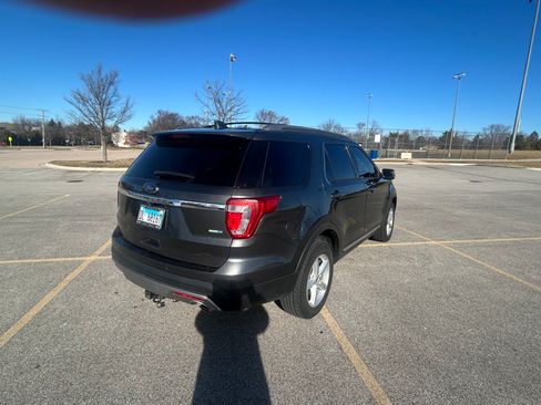 Used 2016 Ford Explorer XLT image 21