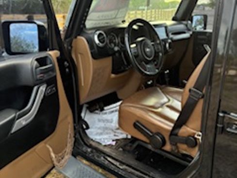 Used 2013 Jeep Wrangler Unlimited Sahara w/ Connectivity Group image 14