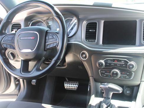 Used 2019 Dodge Charger R/T w/ Performance Handling Group RWD image 30
