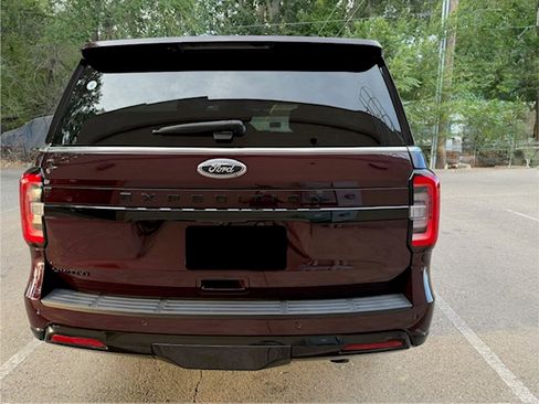 Used 2024 Ford Expedition Limited image 7