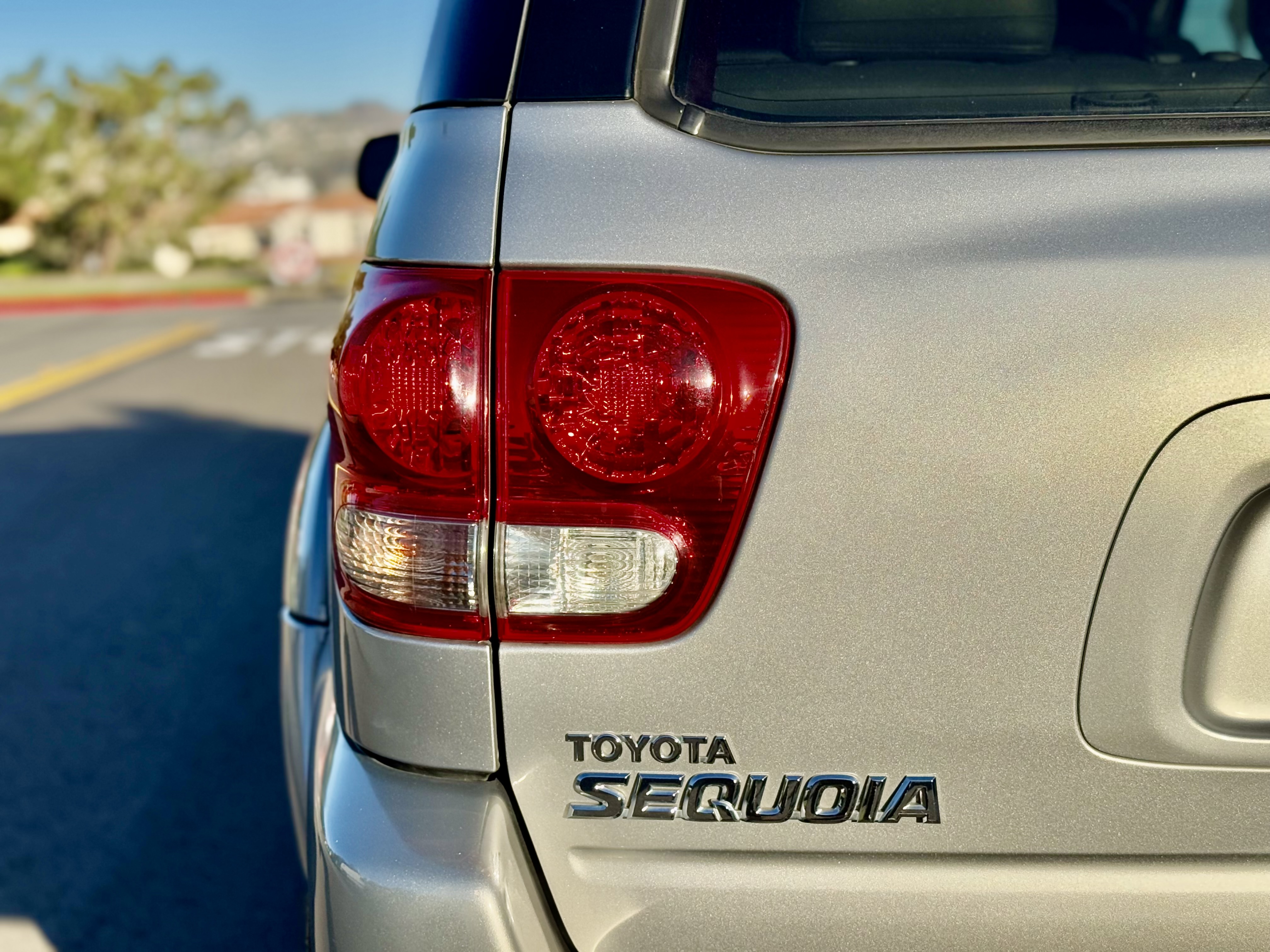 Used 2007 Toyota Sequoia SR5 w/ Towing Pkg RWD image 12
