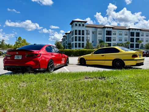 Used 2025 BMW M3 Competition w/ Carbon Package image 9