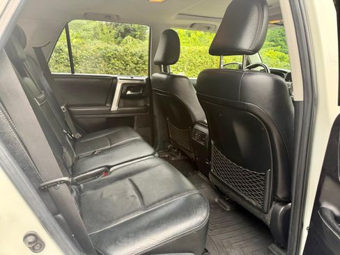 Used 2014 Toyota 4Runner Limited AWD/4WD image 10