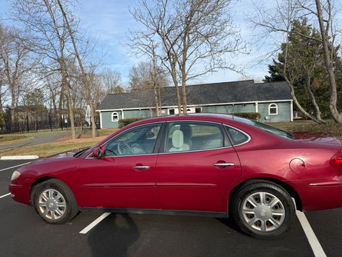 Used 2005 Buick LaCrosse CX w/ Silver Convenience Package image 4