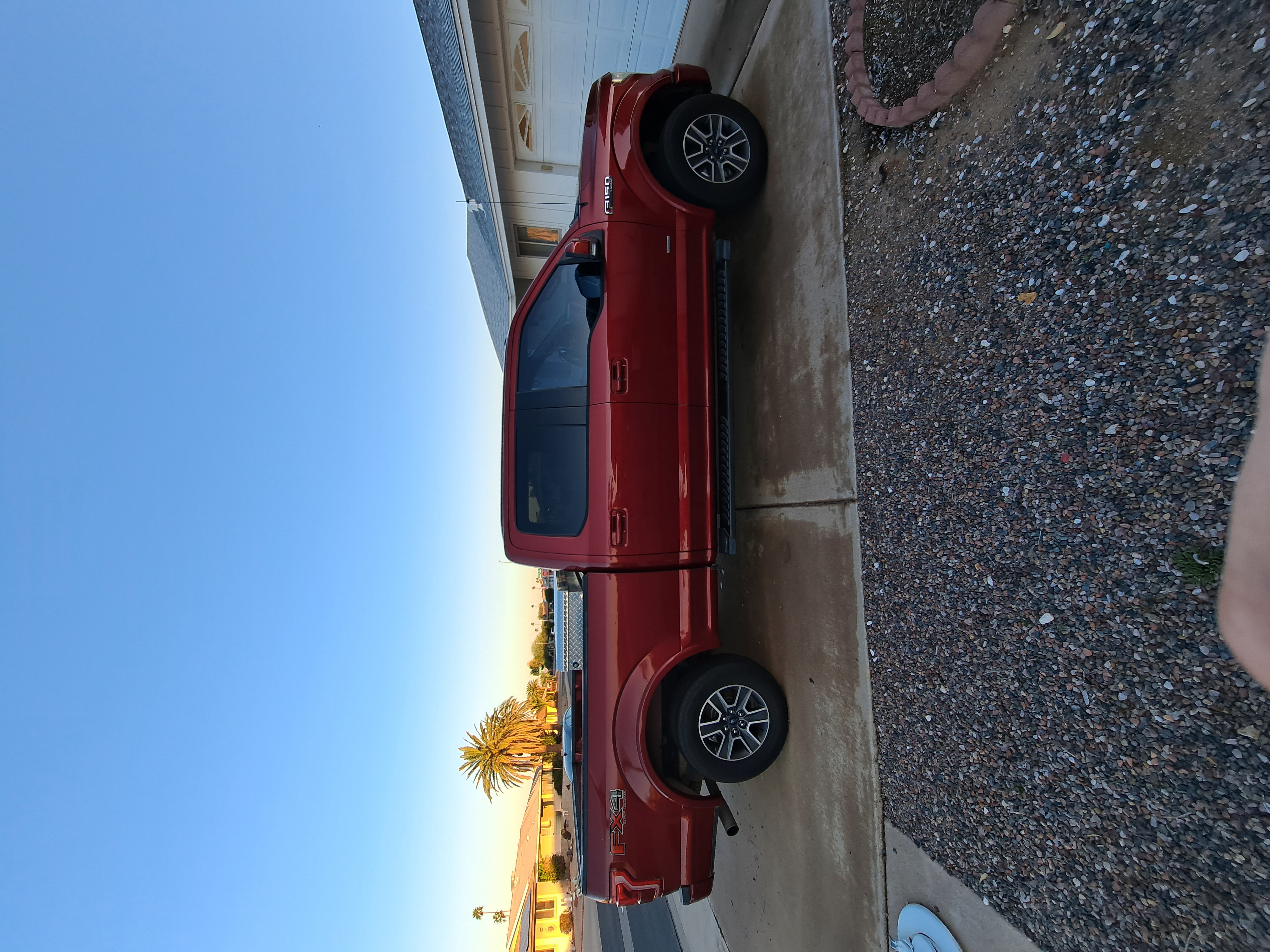 Used 2015 Ford F150 Lariat w/ Equipment Group 502A Luxury AWD/4WD image 4