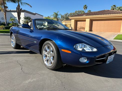 Used 2001 Jaguar XK8 Convertible image 5