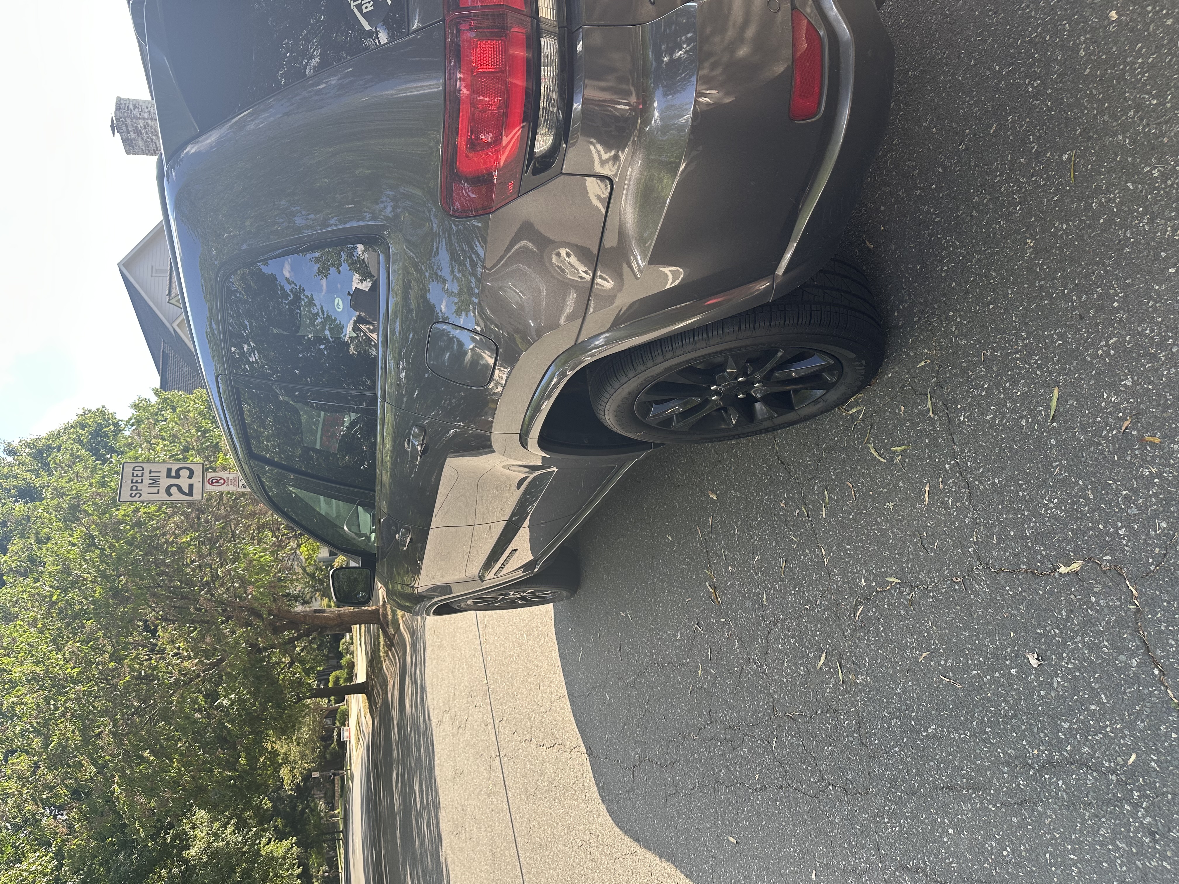 Used 2020 Jeep Grand Cherokee Altitude AWD/4WD image 5