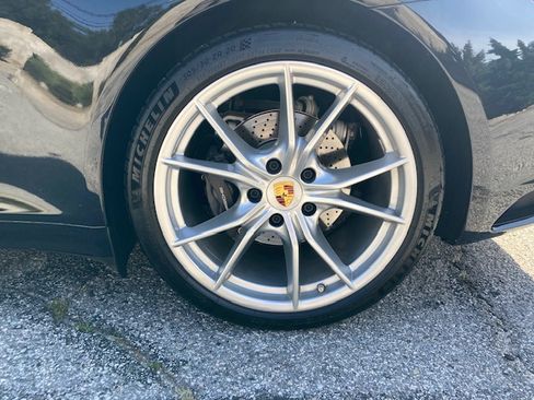 Used 2017 Porsche 911 Carrera image 11