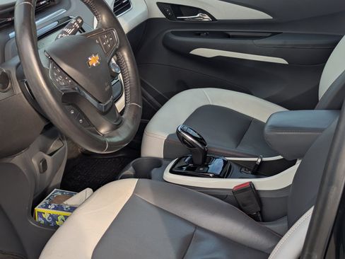 Used 2017 Chevrolet Bolt Premier w/ Driver Confidence II Package image 20