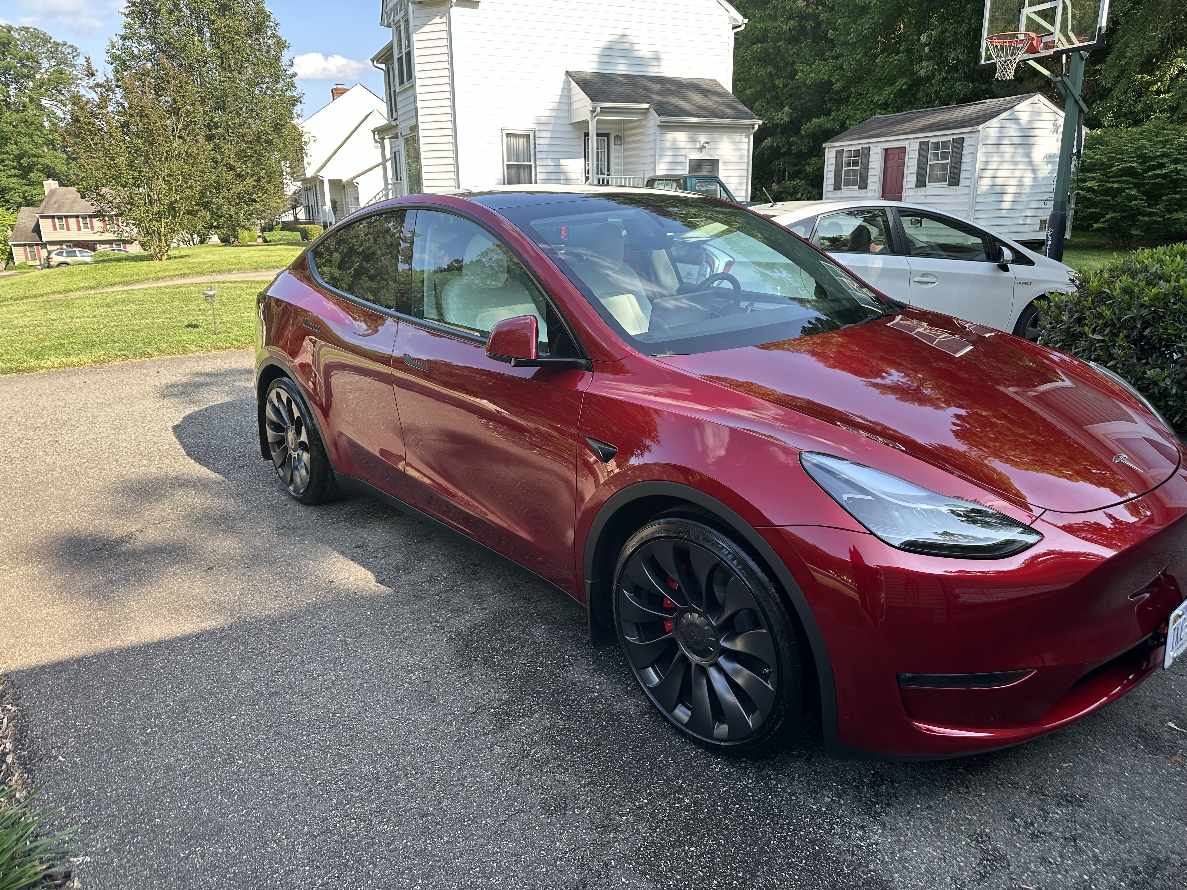 Used 2024 Tesla Model Y Performance AWD/4WD image 1