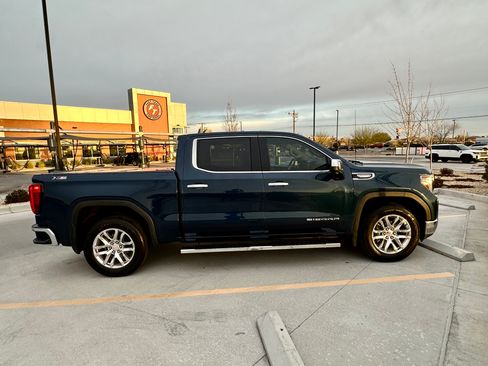 Used 2021 GMC Sierra 1500 SLT image 11
