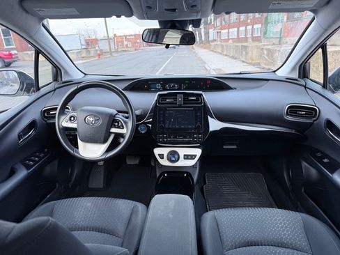 Used 2017 Toyota Prius Prime Plus image 14