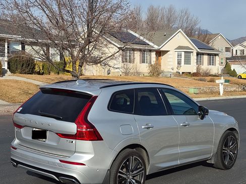 Used 2021 Volvo XC60 T5 R-Design w/ Protection Package Premier image 9